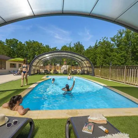 Kamp alanı 4 Etoiles - Piscine - Eeieac *